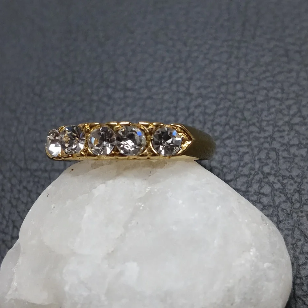Gold Five Stone Ring Band Size 6 Unisex Ring